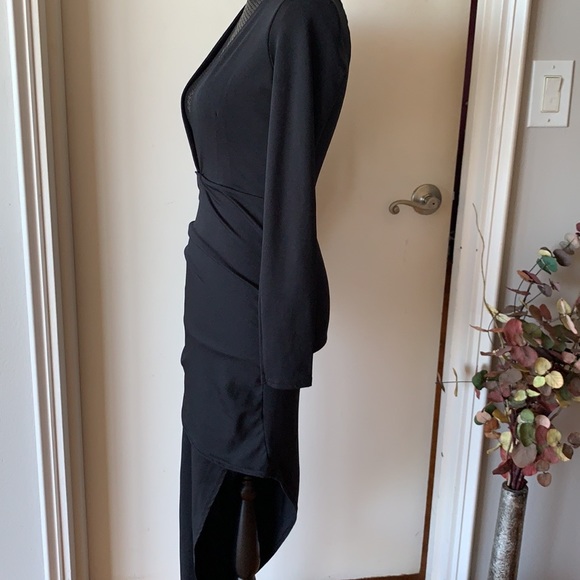 🎉2X HOST PICK🎉 Missguided Long Sleeve Plunge Neck Asymmetric Hem Dress - Picture 9 of 12